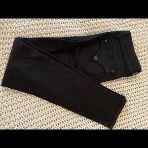 Hudson Collin Midrise Black Skinny Jeans. Never worn, never washed! Size 27